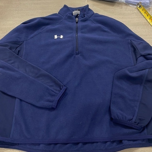 Under armour size M‎